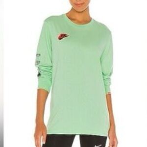 Nike long sleeve tee in cucumber calm